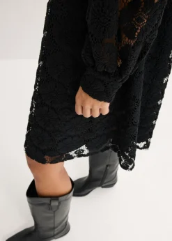 Vestido corto de encaje