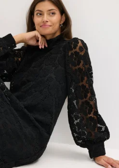 Vestido corto de encaje