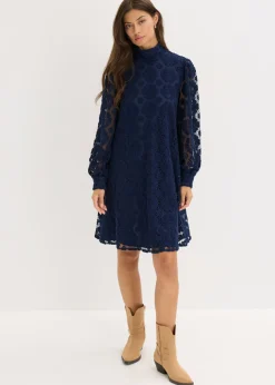 Vestido corto de encaje
