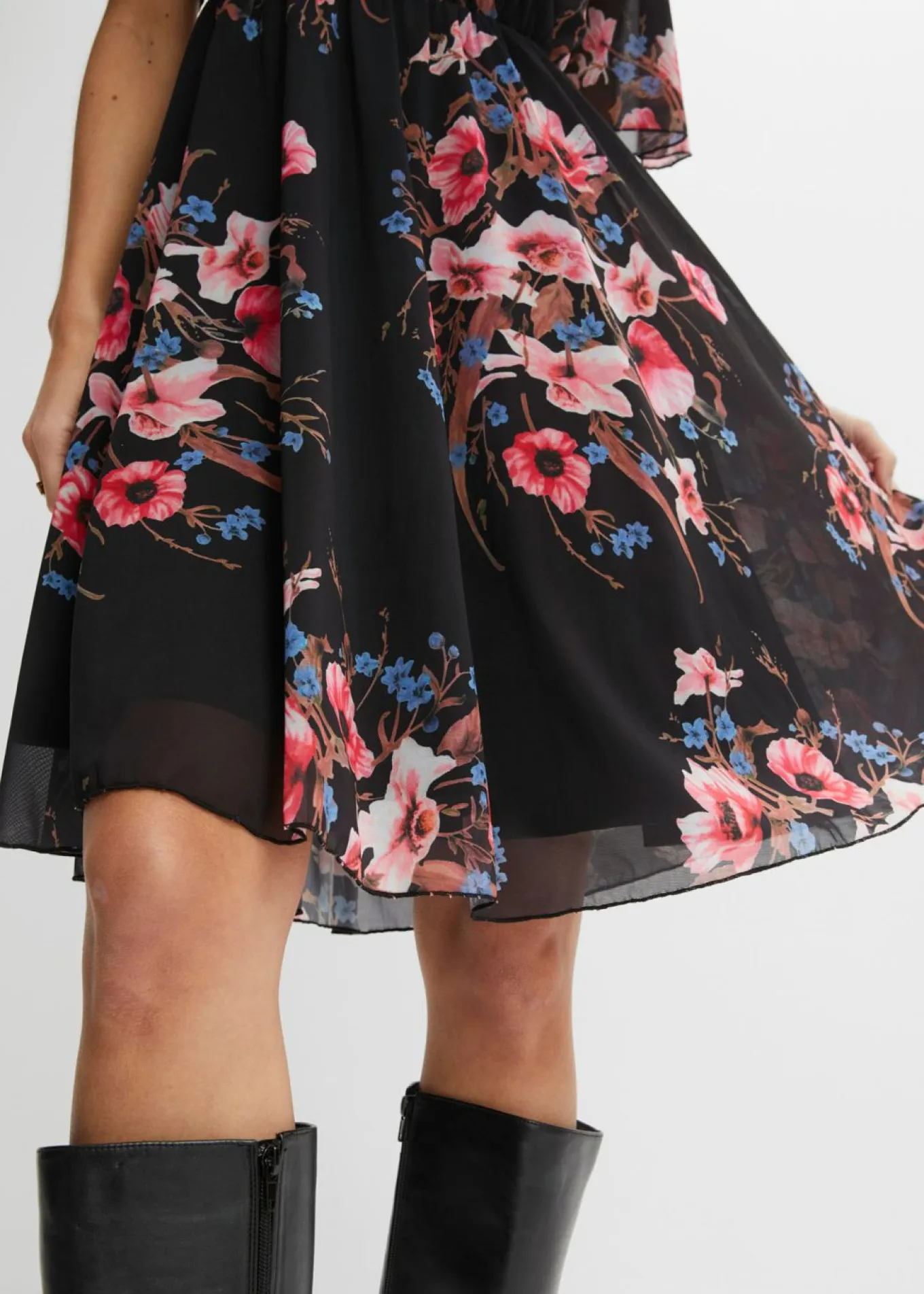 Vestido corto de malla