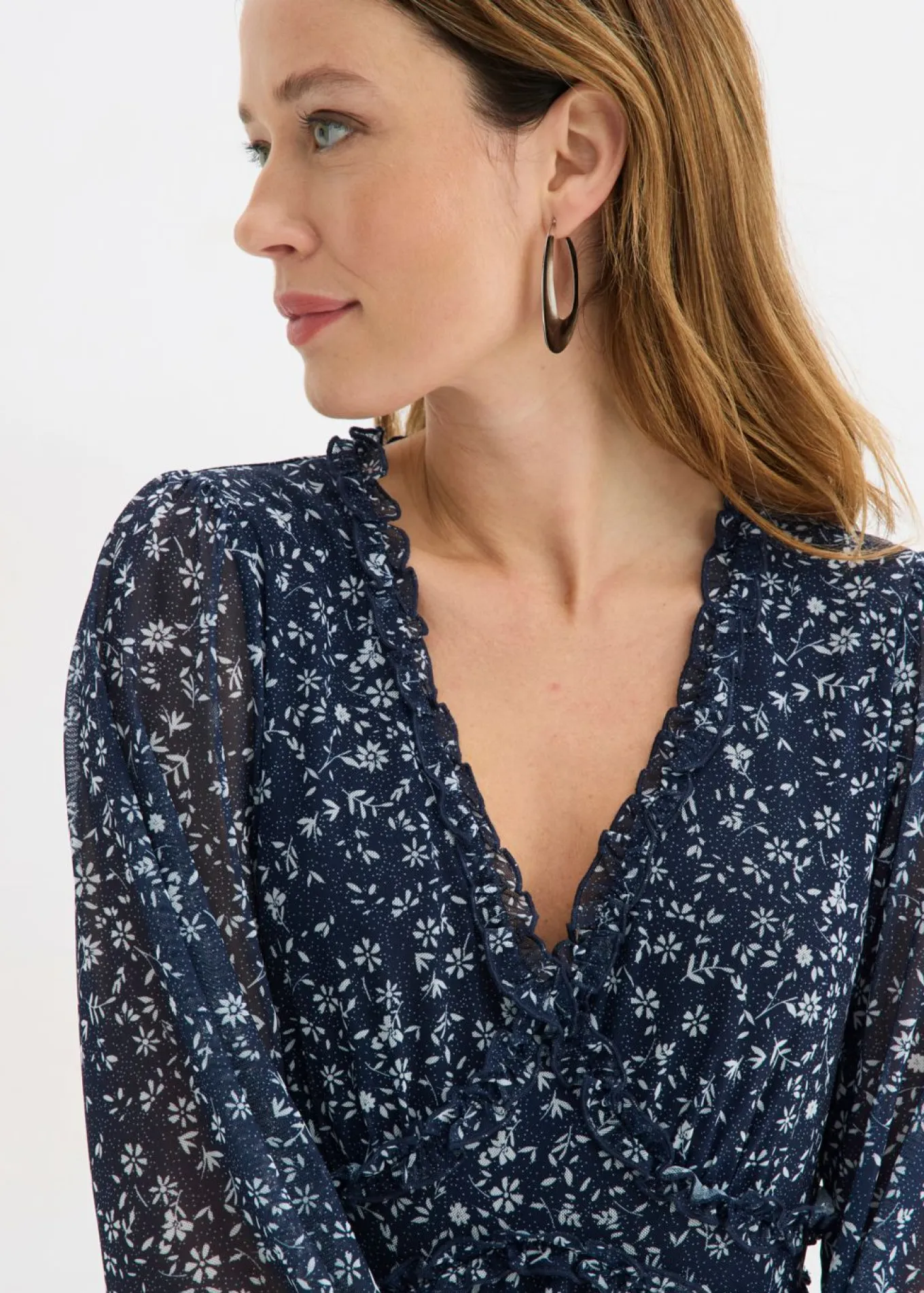 Vestido corto de malla fina