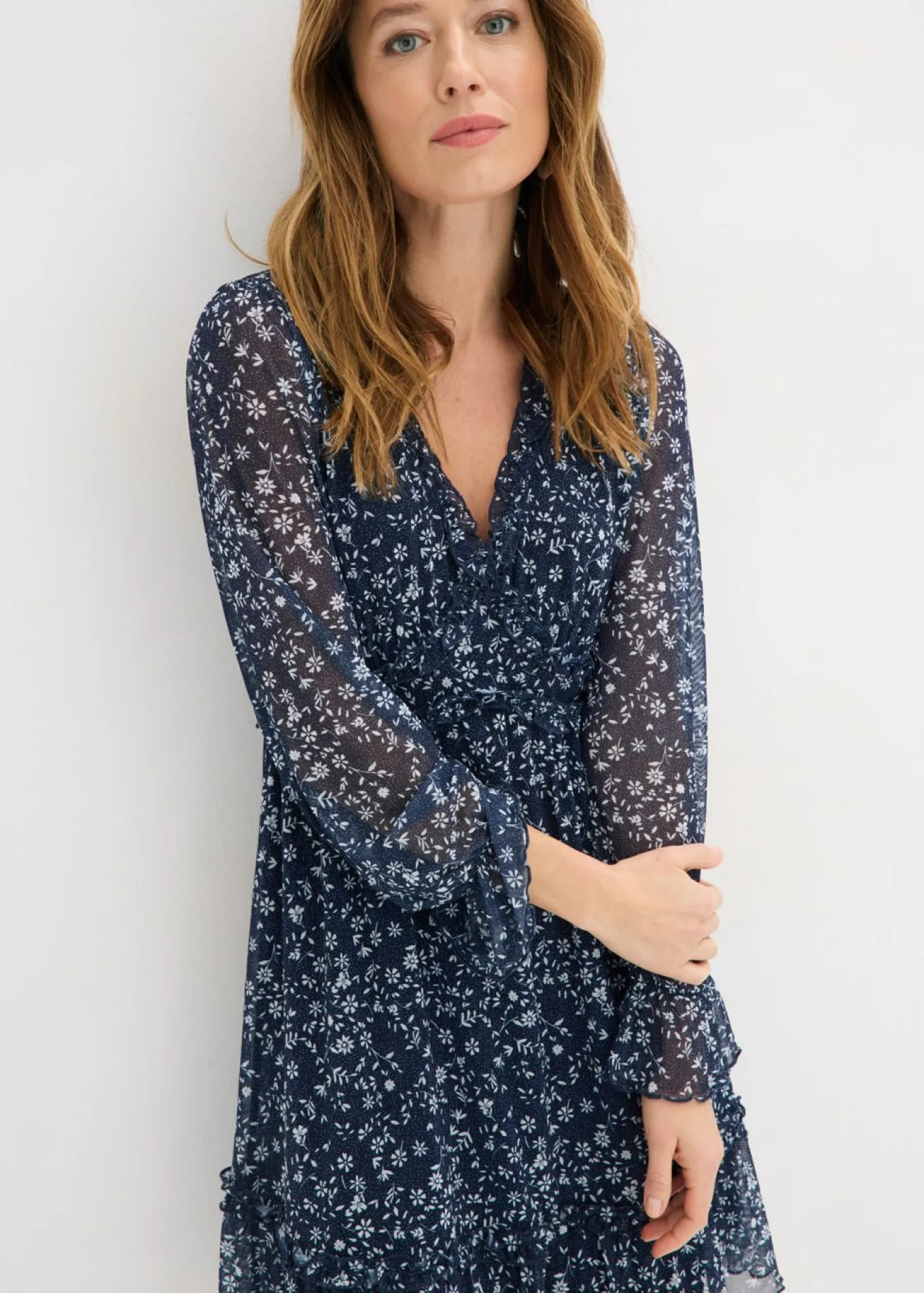 Vestido corto de malla fina