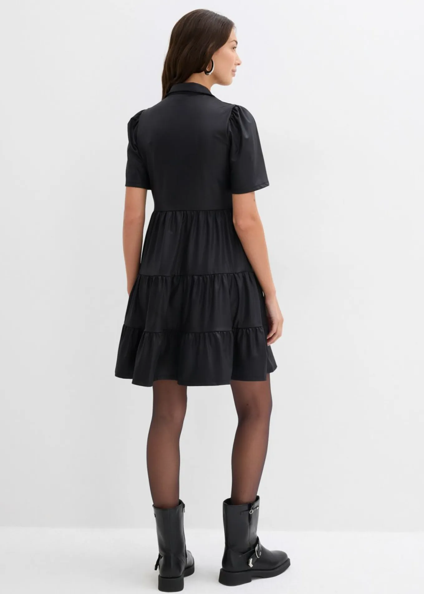 Vestido corto de material brillante