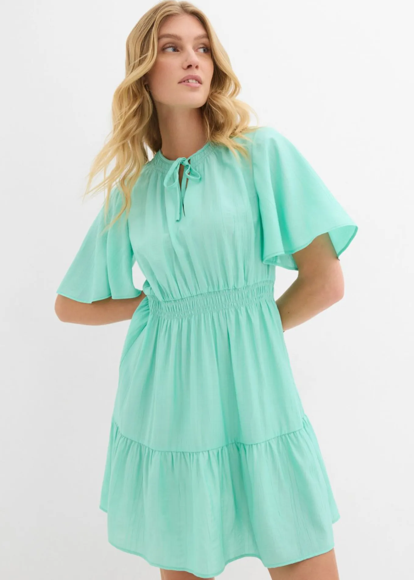 Vestido corto de mezcla de viscosa fluida