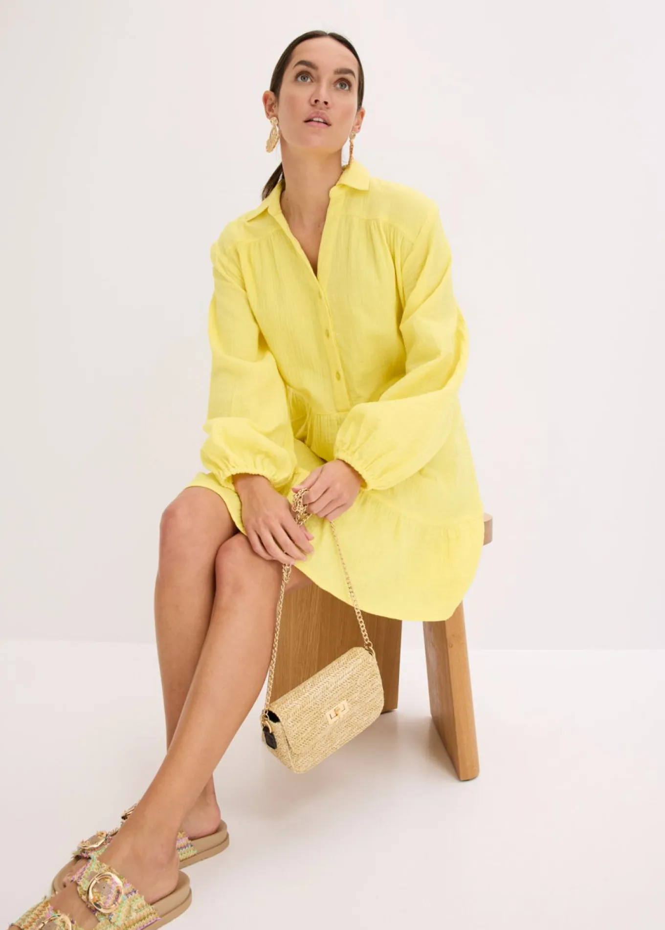 Vestido corto de muselina con paneles