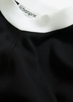 Vestido corto de neopreno con cuello alto