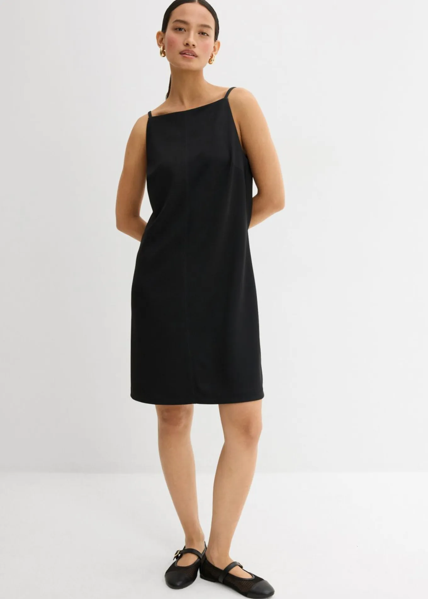 Vestido corto de neopreno fluido