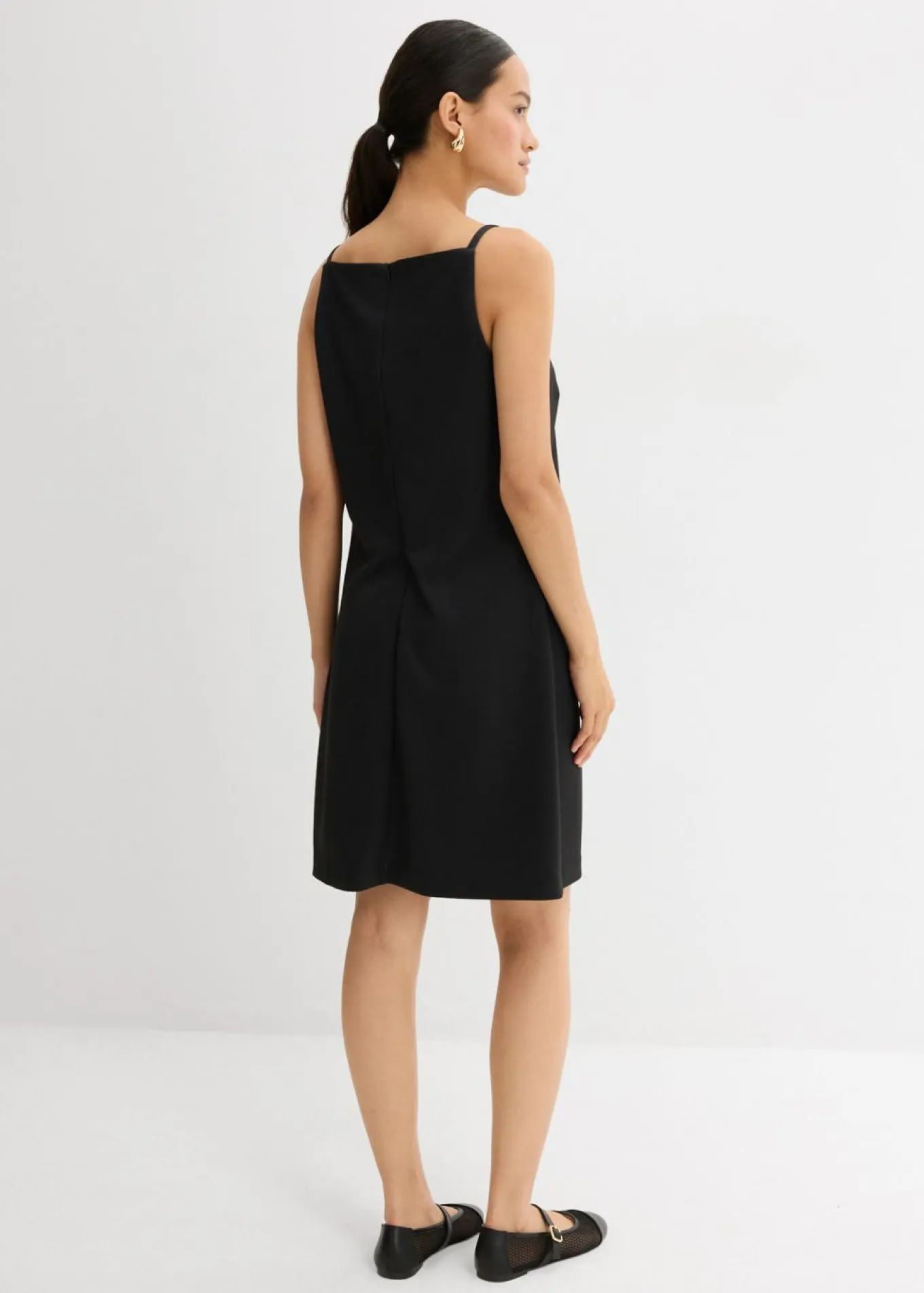 Vestido corto de neopreno fluido