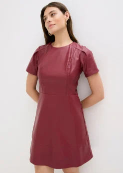 Vestido corto de piel sintética