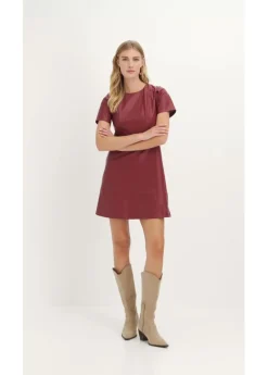 Vestido corto de piel sintética