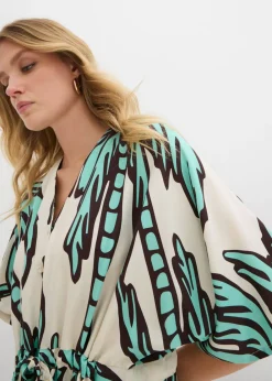 Vestido corto de viscosa fluida con mangas tipo kimono
