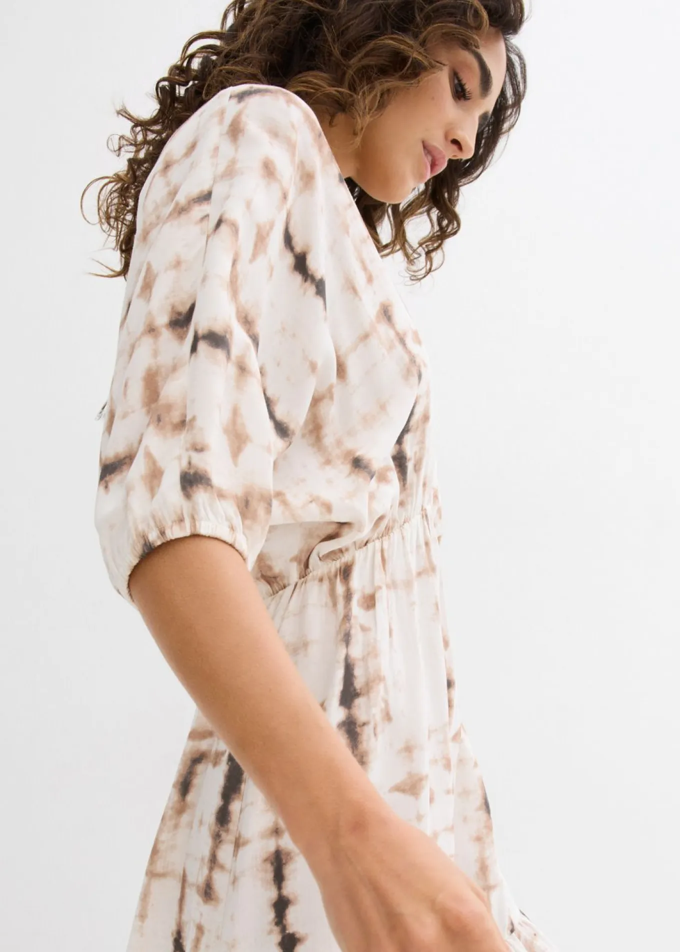 Vestido corto de viscosa fluida