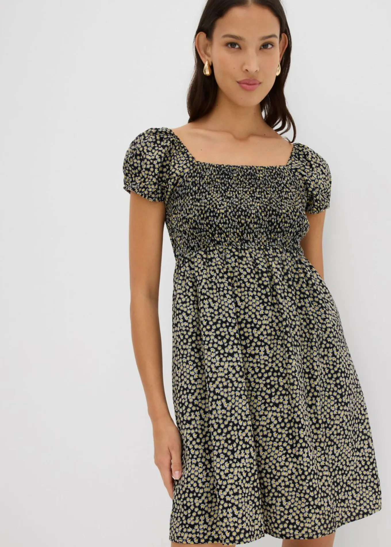 Vestido corto de viscosa fluida