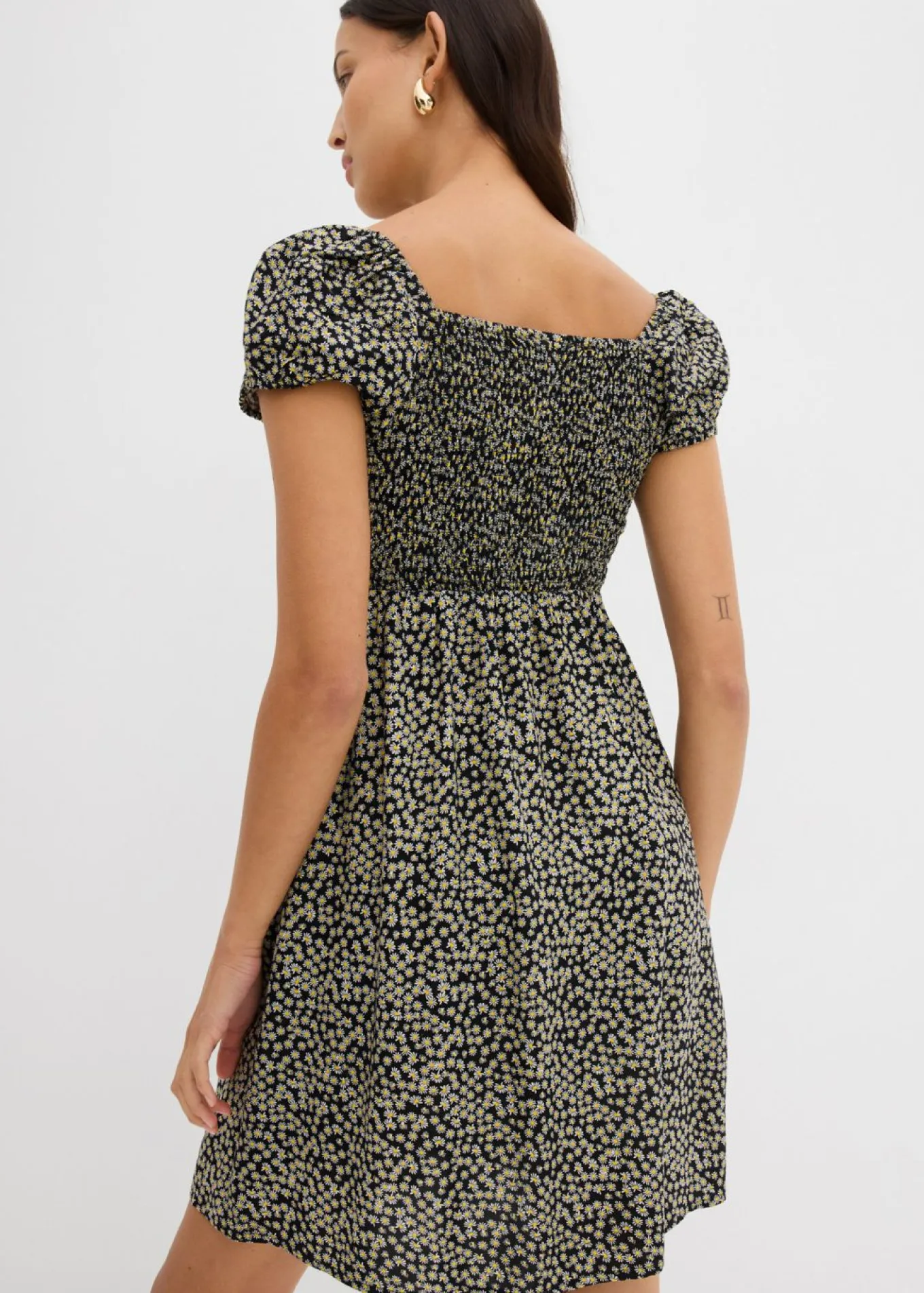 Vestido corto de viscosa fluida