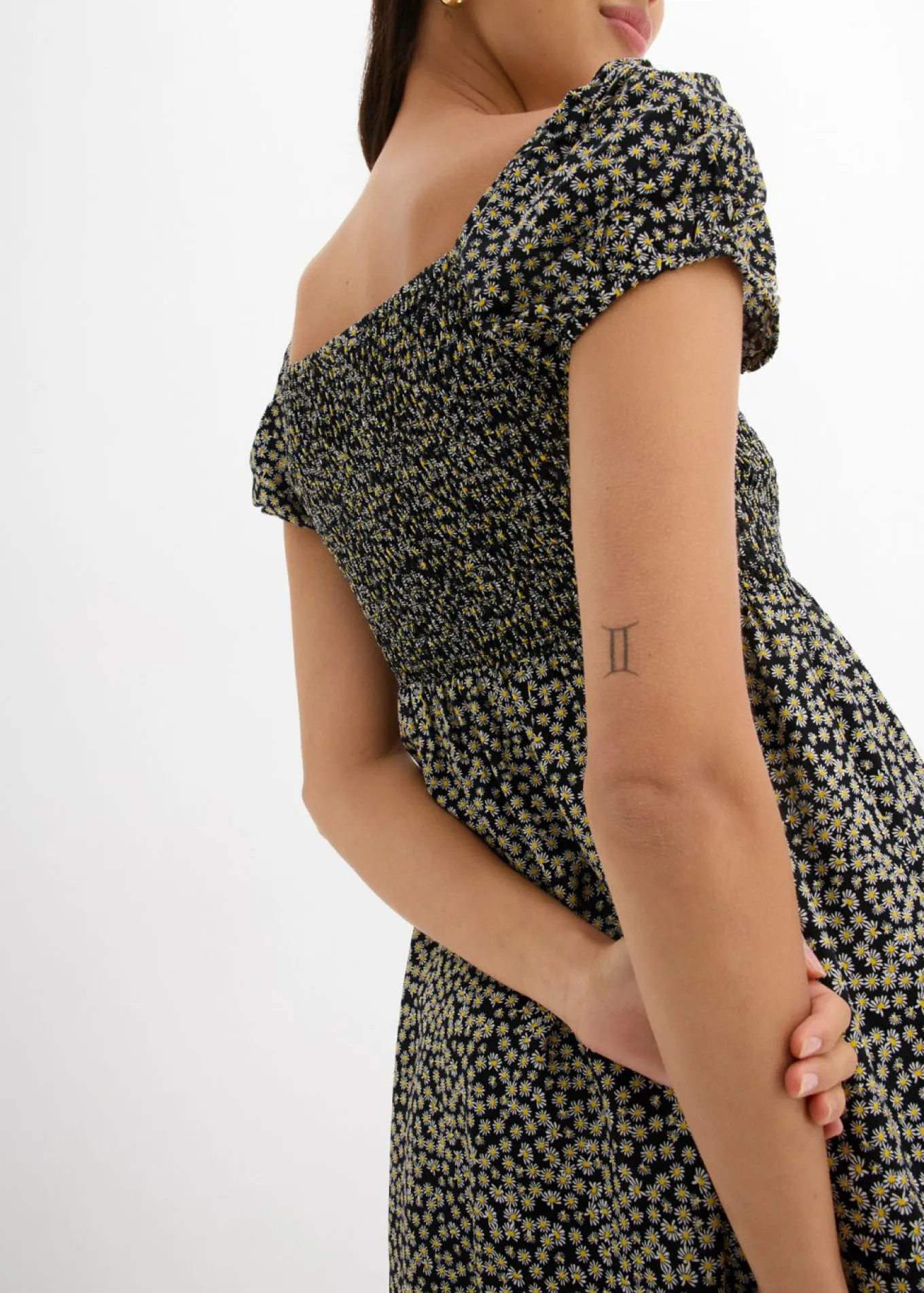 Vestido corto de viscosa fluida