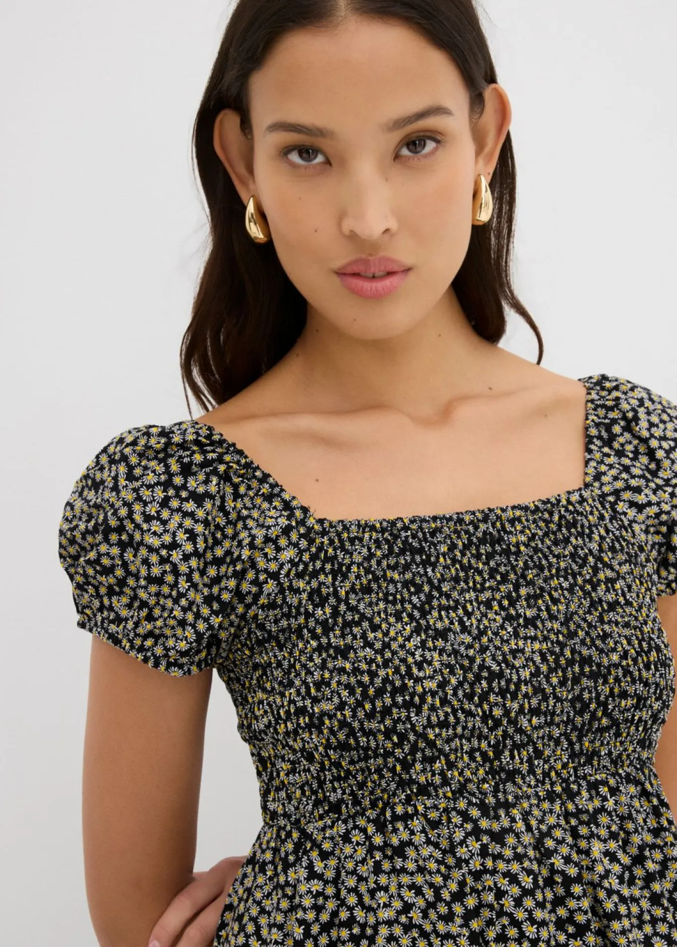 Vestido corto de viscosa fluida