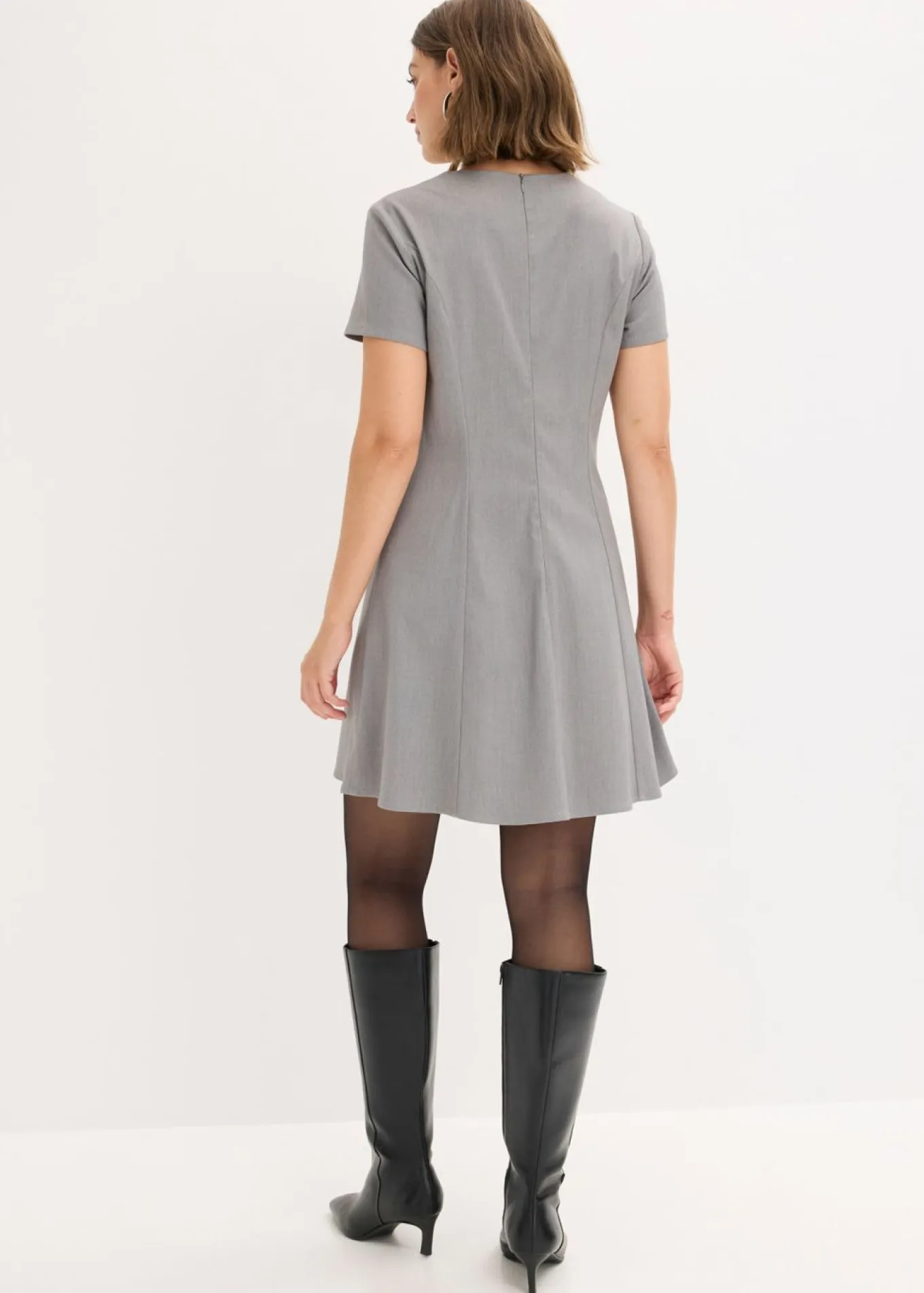 Vestido corto estilo skater
