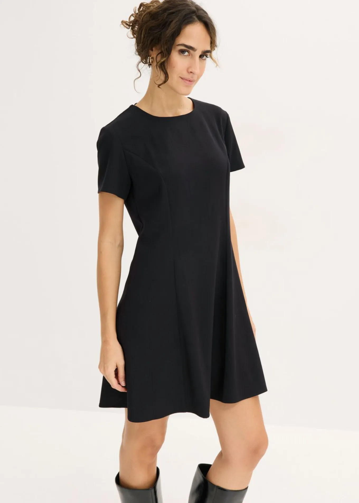 Vestido corto estilo skater