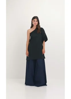 Vestido de algodón con un hombro al descubierto
