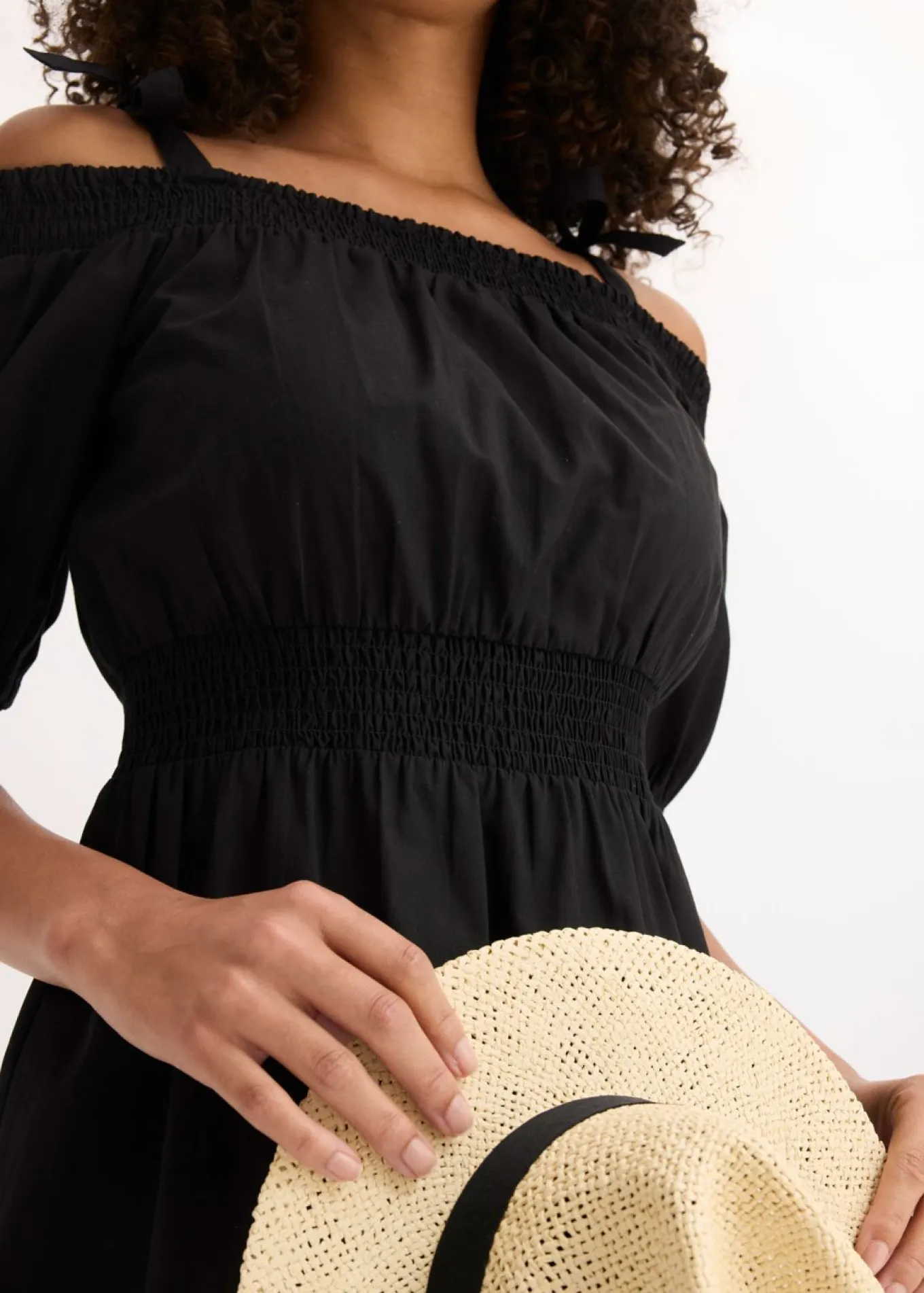 Vestido de algodón orgánico puro con hombros al descubierto