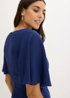Vestido de cóctel con aplicación de encaje
