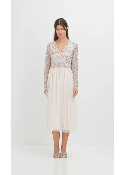 Vestido de cóctel con bordado de lentejuelas
