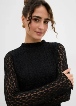 Vestido de encaje con dobladillo irregular