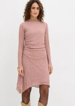 Vestido de encaje con dobladillo irregular