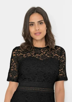 Vestido de encaje con ganchillo