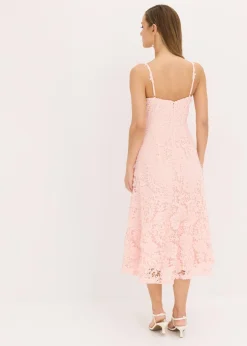 Vestido de encaje con tirantes decorados