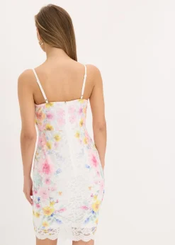 Vestido de encaje con tirantes