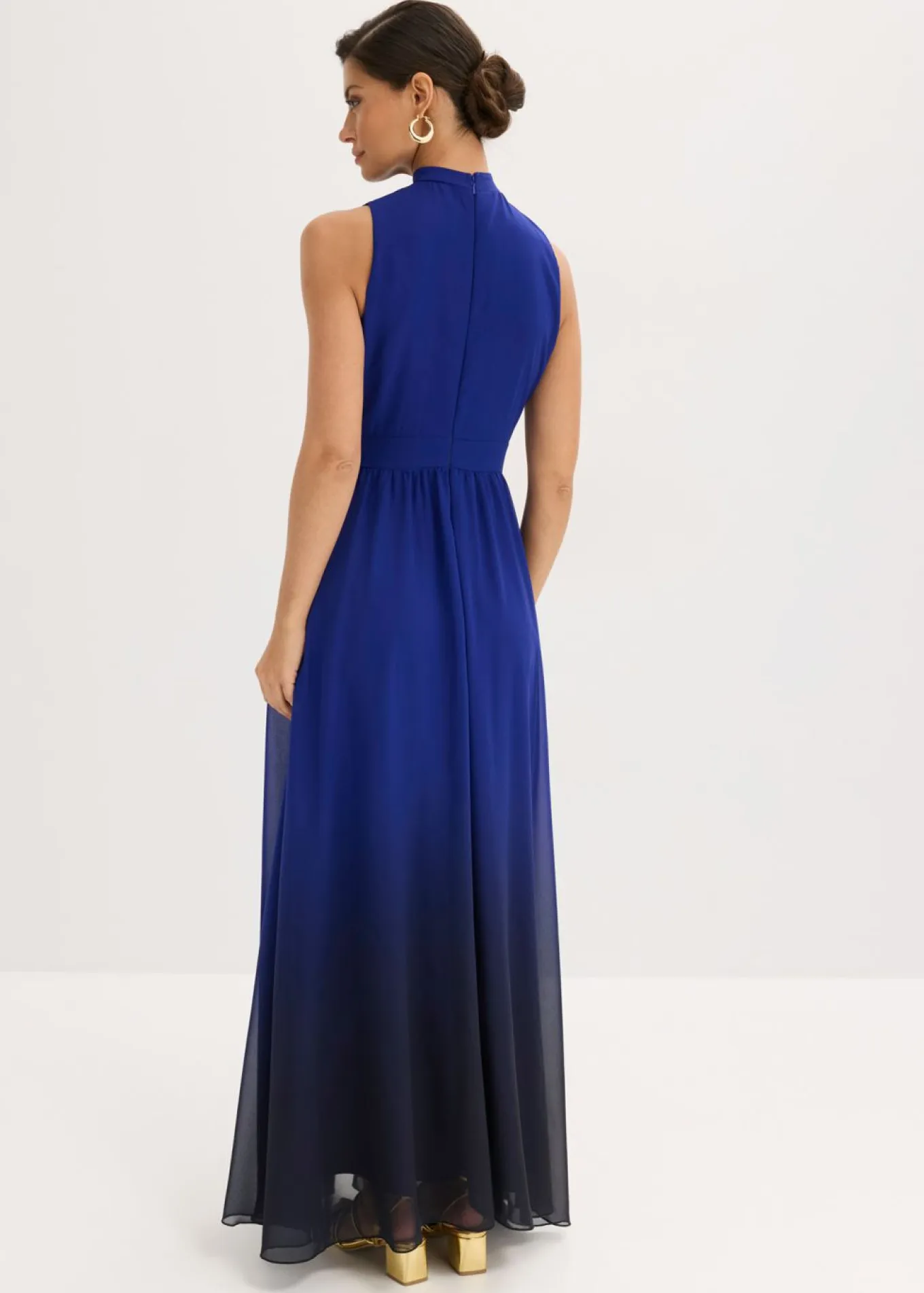 Vestido de gasa con cuello e inserción en la cintura