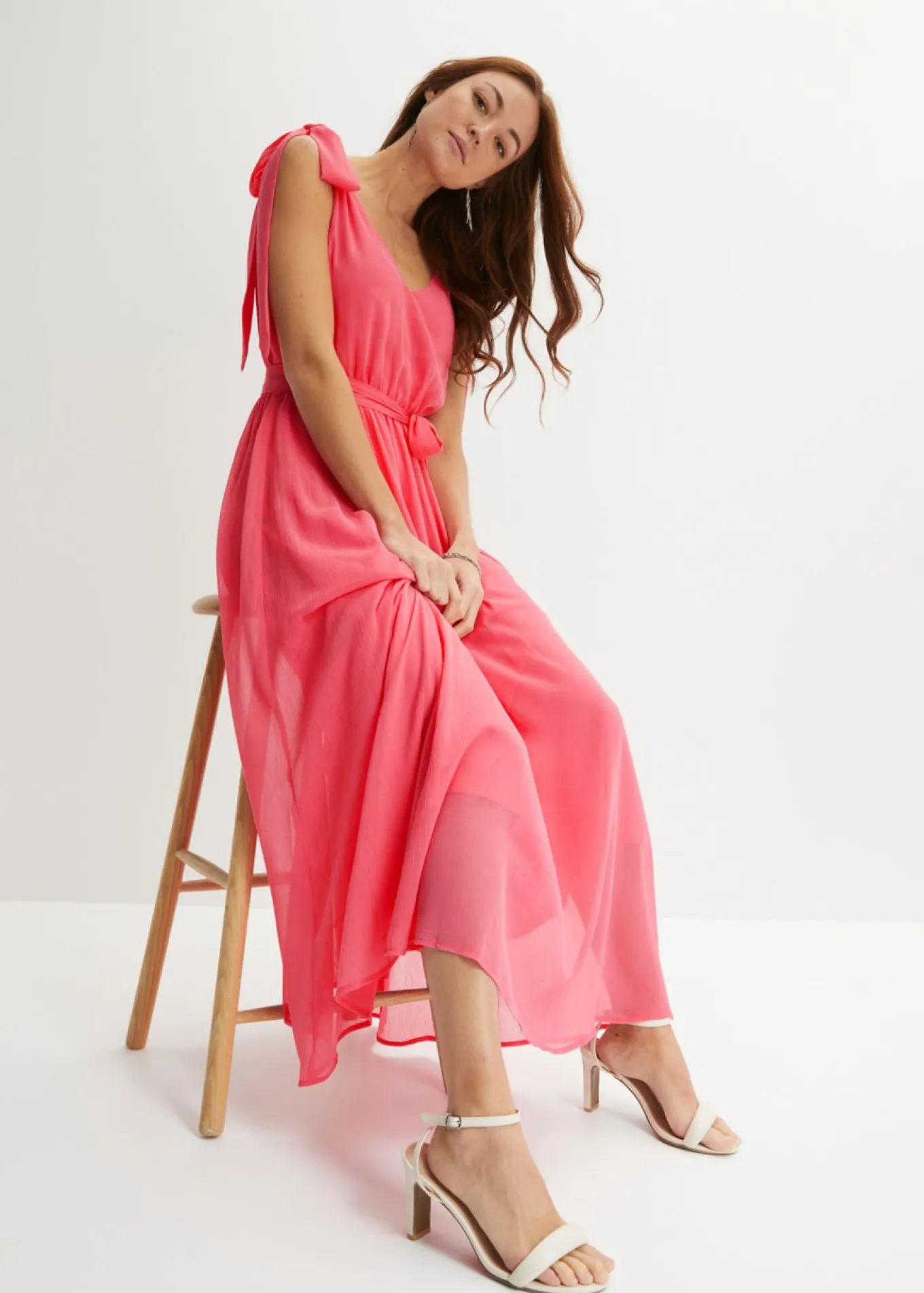 Vestido de gasa con detalles de lazo