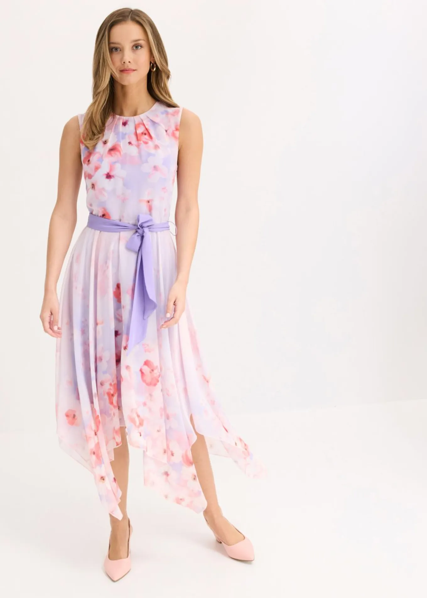 Vestido de gasa con dobladillo asimétrico y cordón