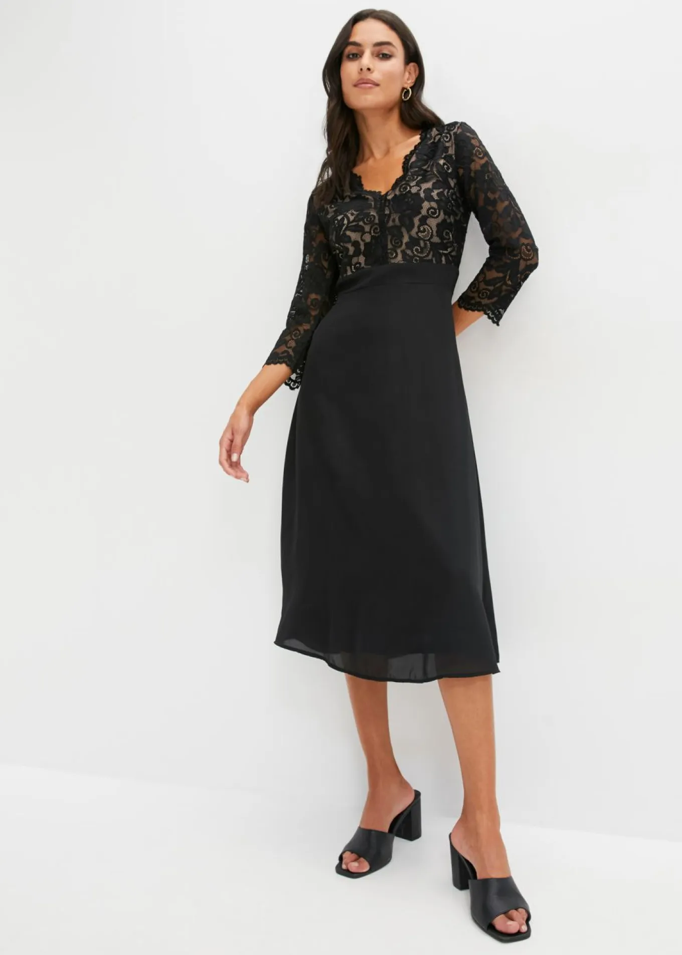 Vestido de gasa con encaje