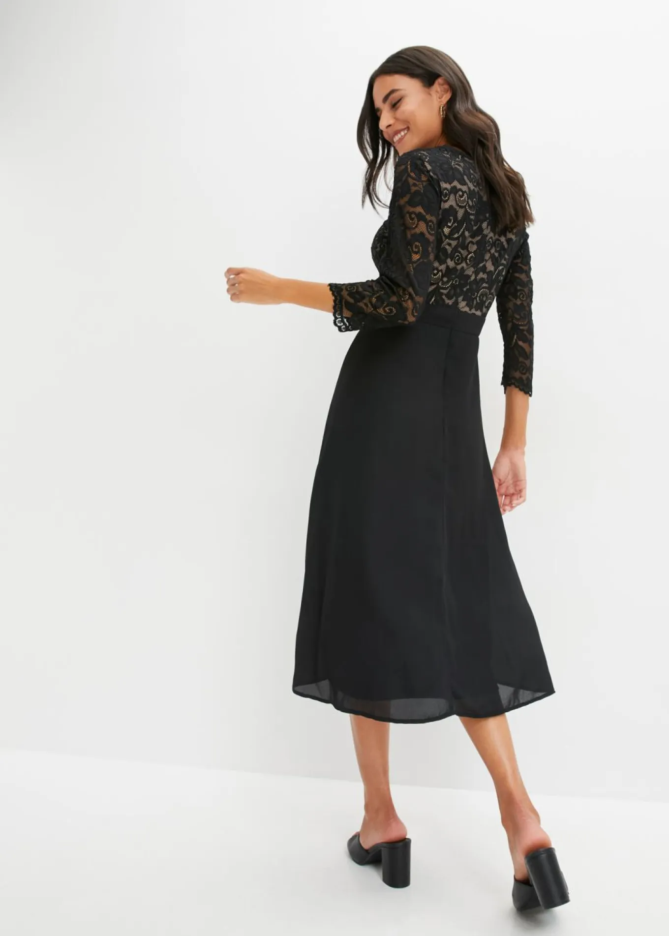 Vestido de gasa con encaje