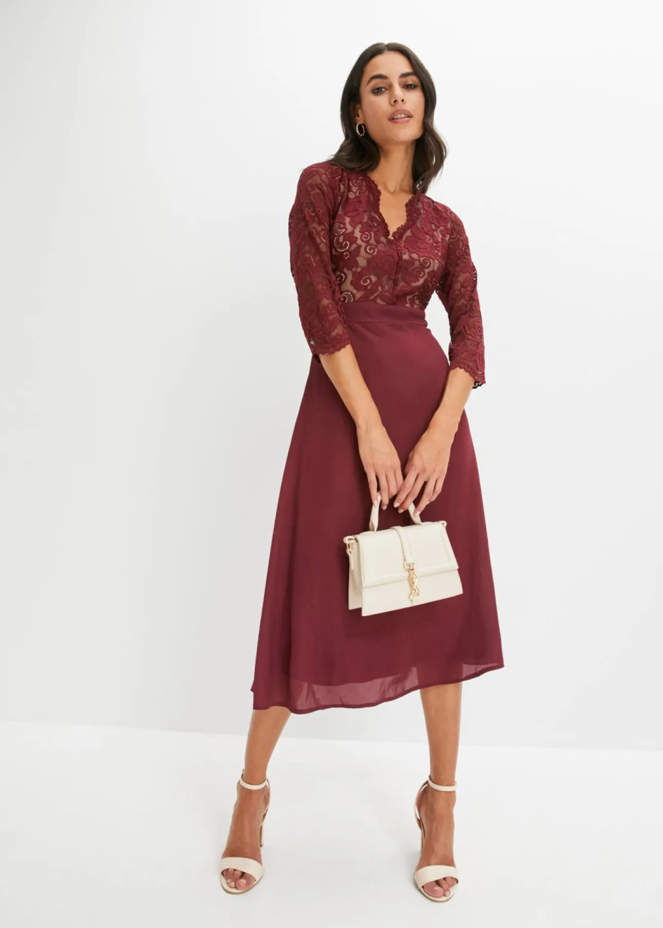 Vestido de gasa con encaje