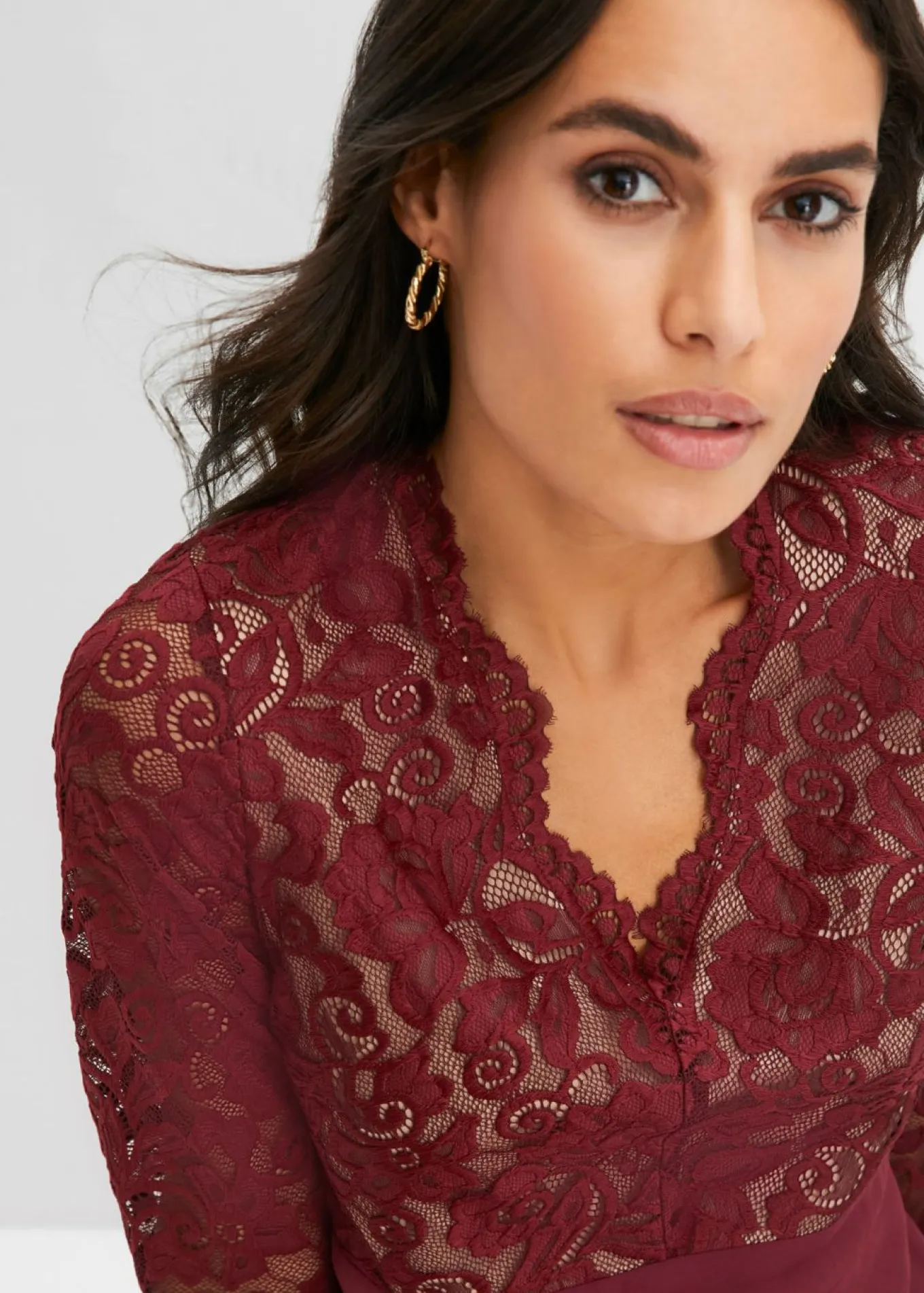 Vestido de gasa con encaje