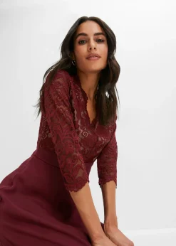 Vestido de gasa con encaje