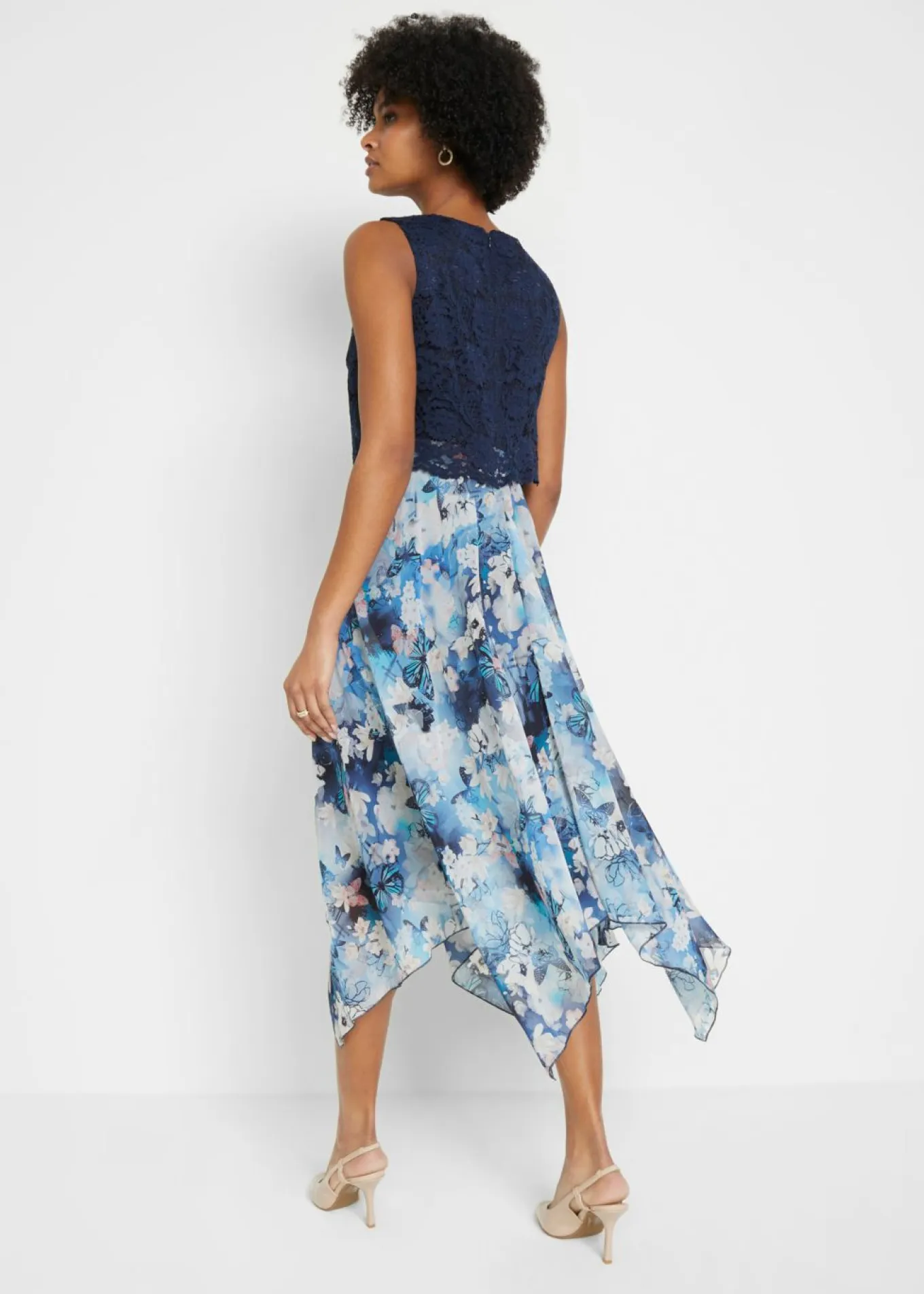 Vestido de gasa con encaje fino