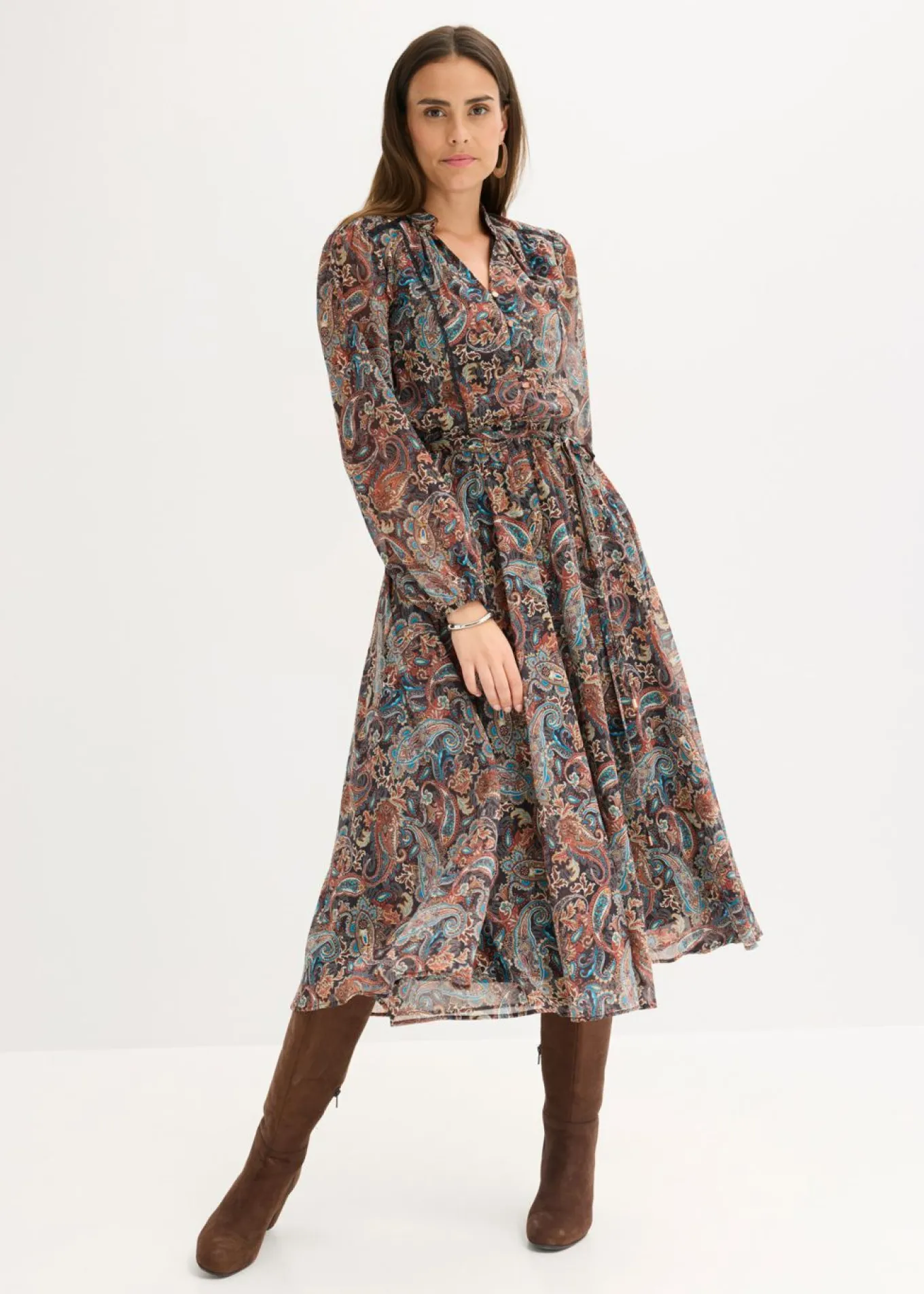 Vestido de gasa con patrón de paisley