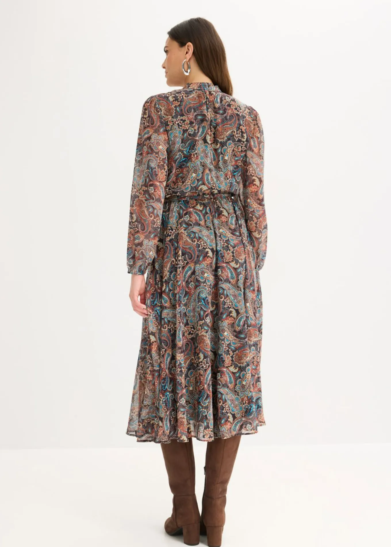 Vestido de gasa con patrón de paisley