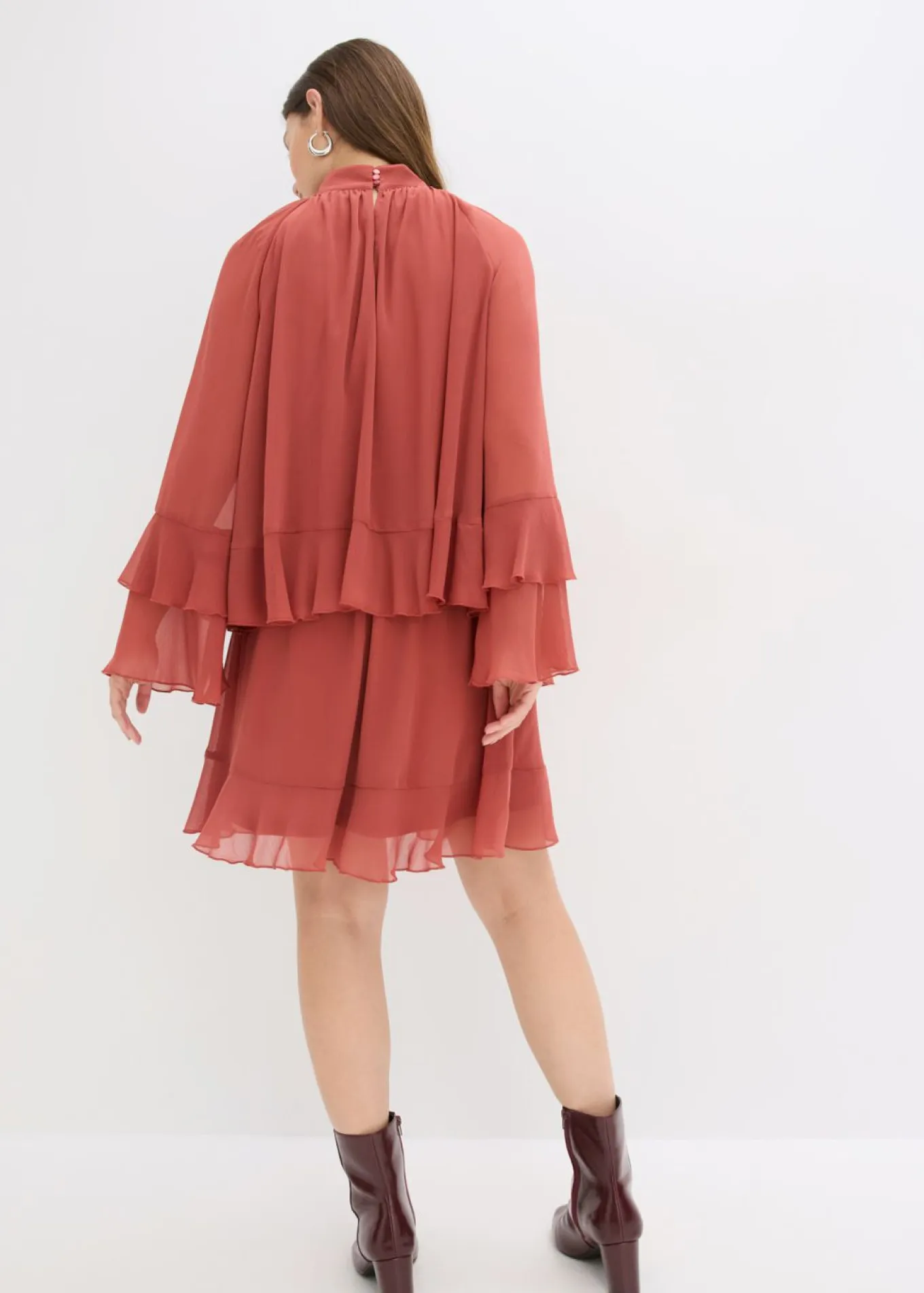 Vestido de gasa con volantes