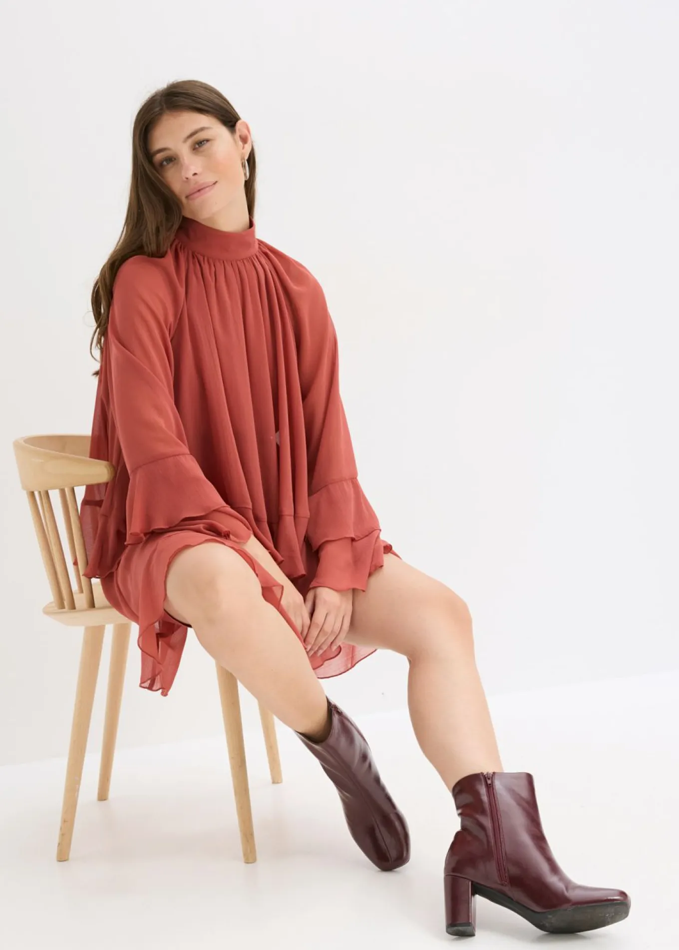 Vestido de gasa con volantes