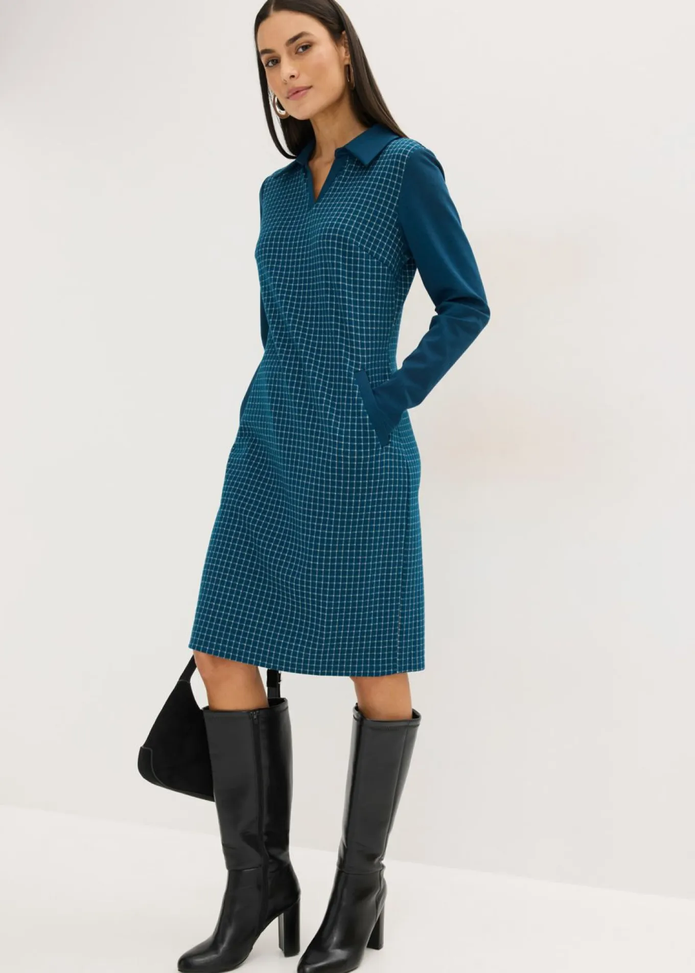 Vestido de jacquard con cuello en contraste