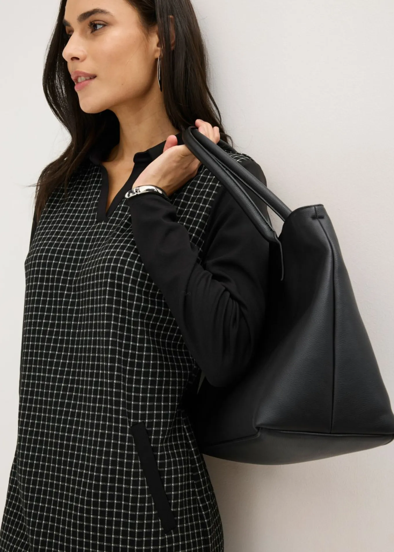 Vestido de jacquard con cuello en contraste