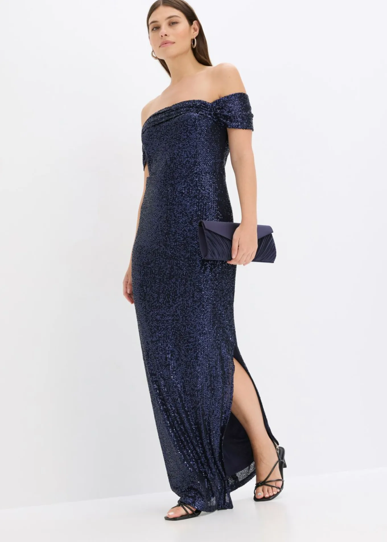 Vestido de lentejuelas con escote bañera