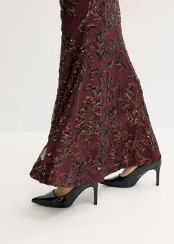 Vestido de lentejuelas con escote en la espalda