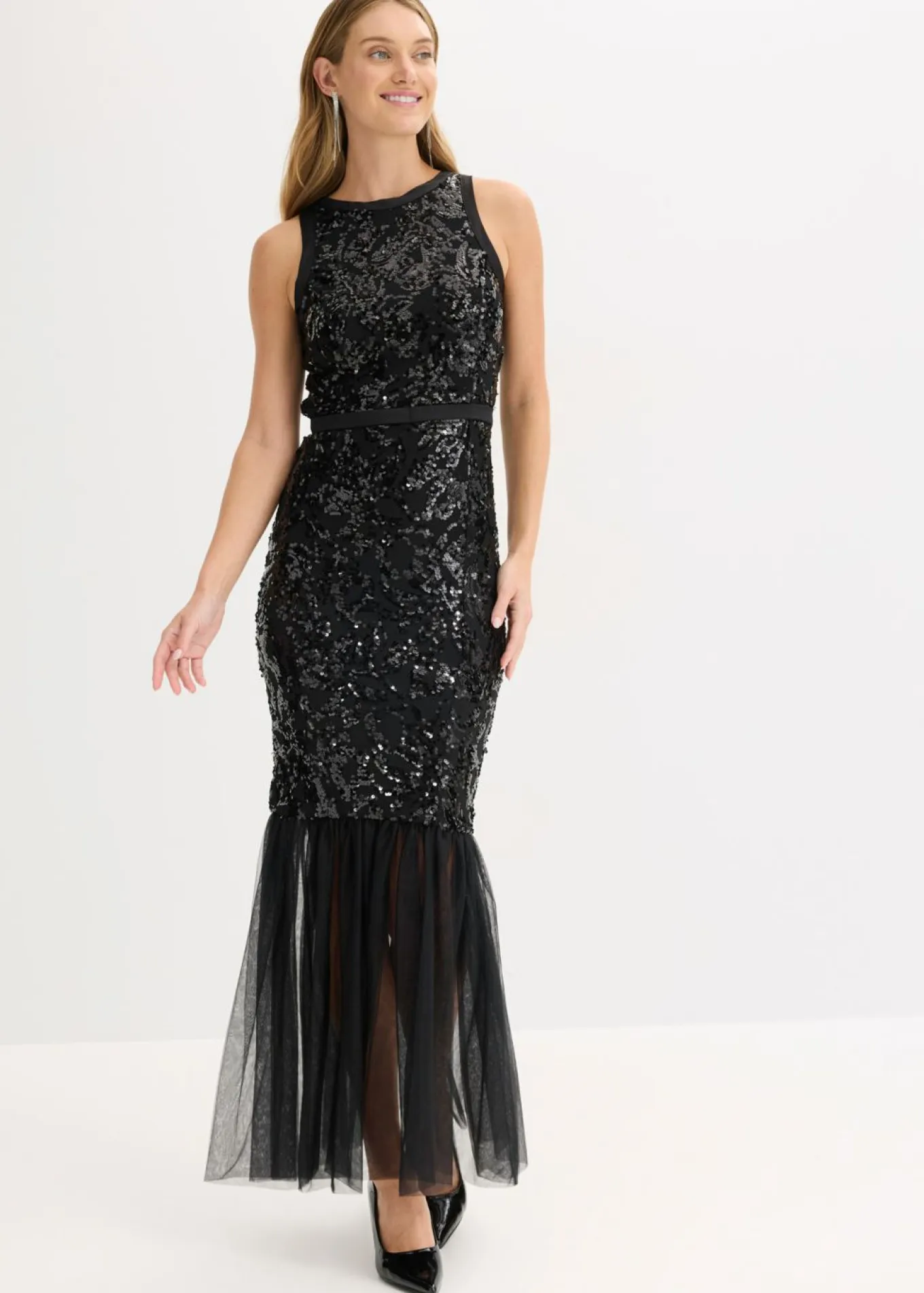 Vestido de lentejuelas con volante