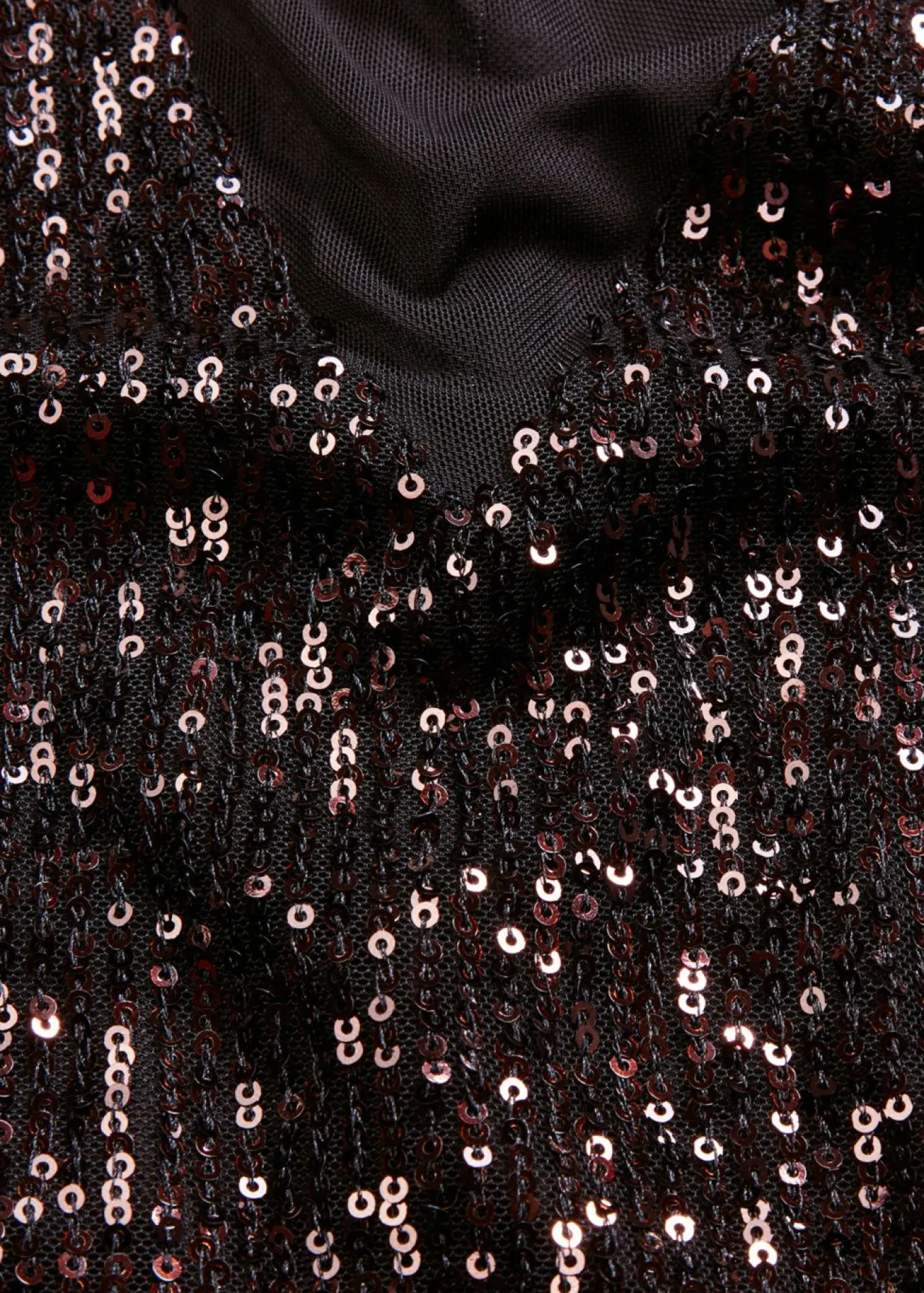 Vestido de lentejuelas con hombreras
